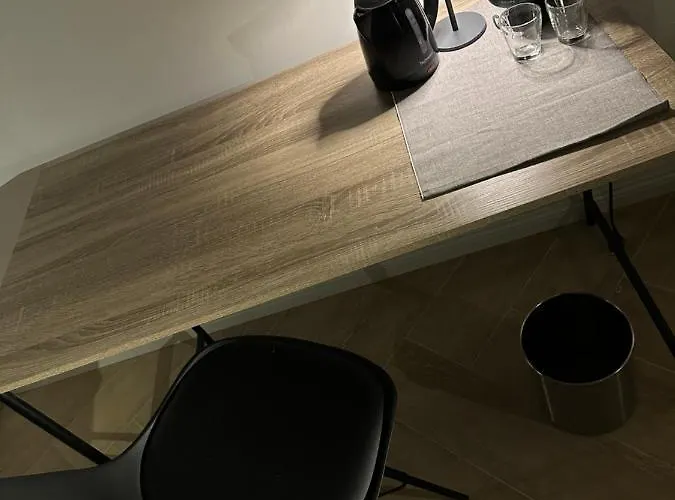 Vicki Vomero - ナポリ